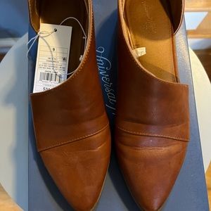 Universal threads Sandals